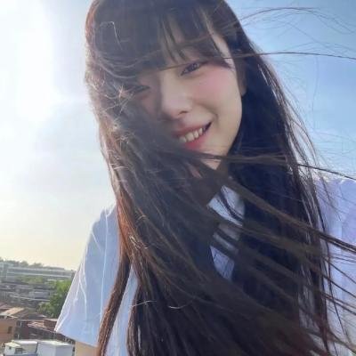 镭射女孩封面
